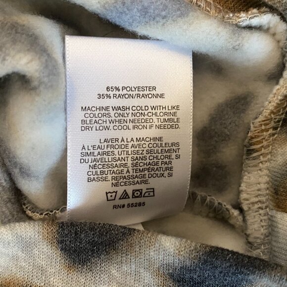 Brushed Leopard Off The Shoulder Fleece Sweatshirt Medium NWT - Picture 10 of 10